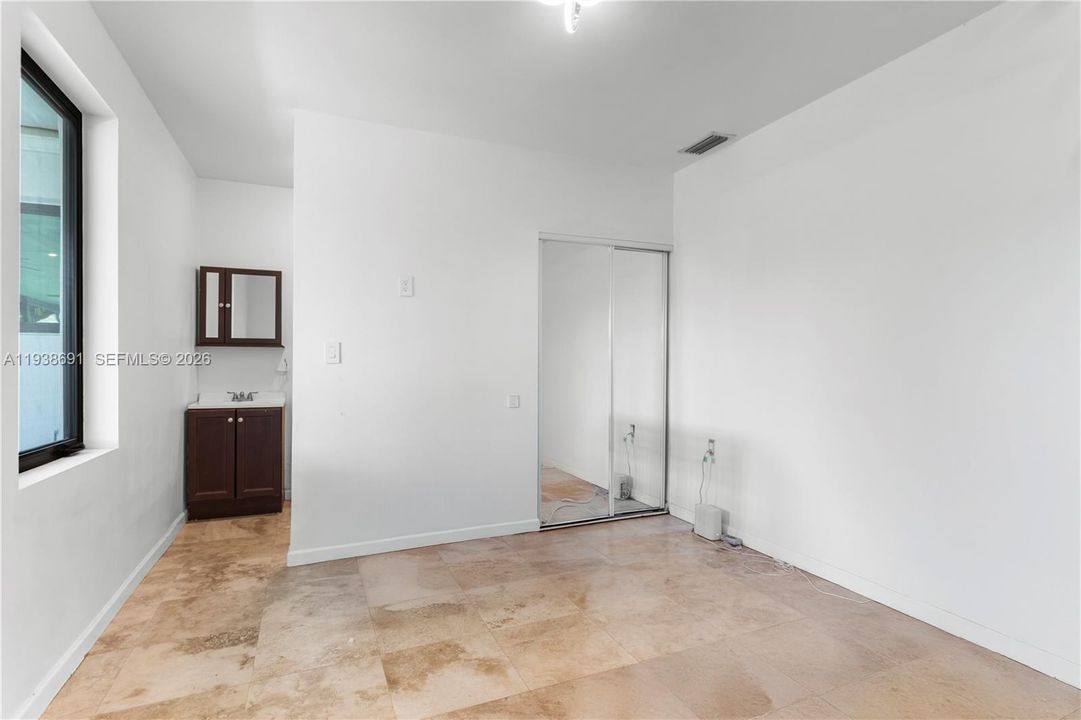 En Venta: $970,000 (4 camas, 3 baños, 2285 Pies cuadrados)