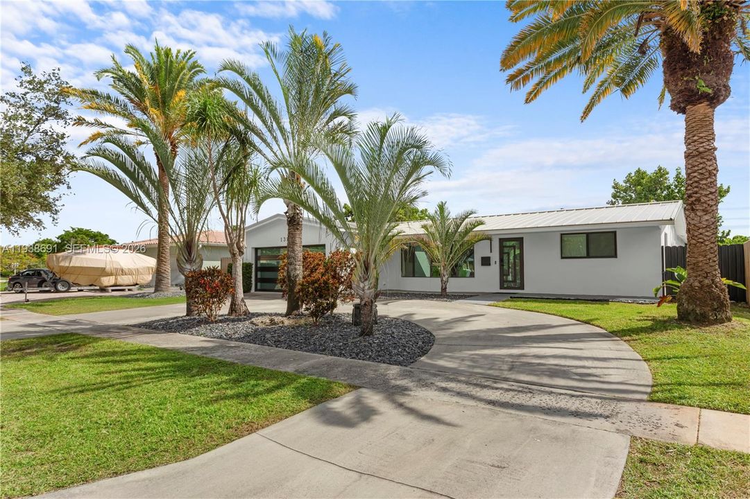 En Venta: $970,000 (4 camas, 3 baños, 2285 Pies cuadrados)