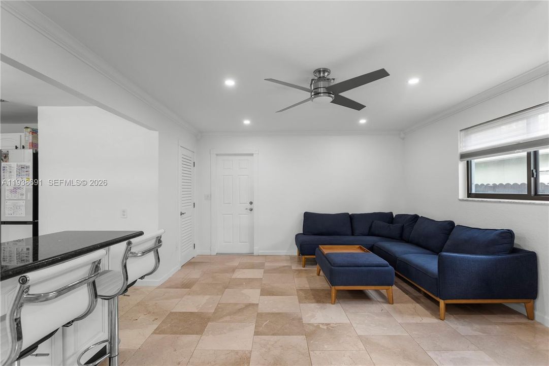 En Venta: $970,000 (4 camas, 3 baños, 2285 Pies cuadrados)