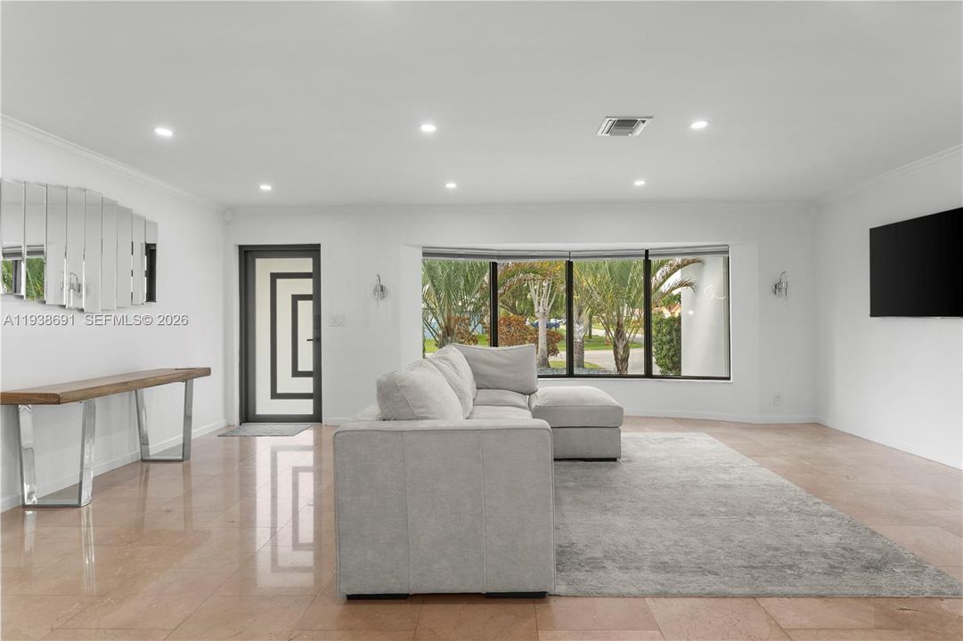 En Venta: $970,000 (4 camas, 3 baños, 2285 Pies cuadrados)