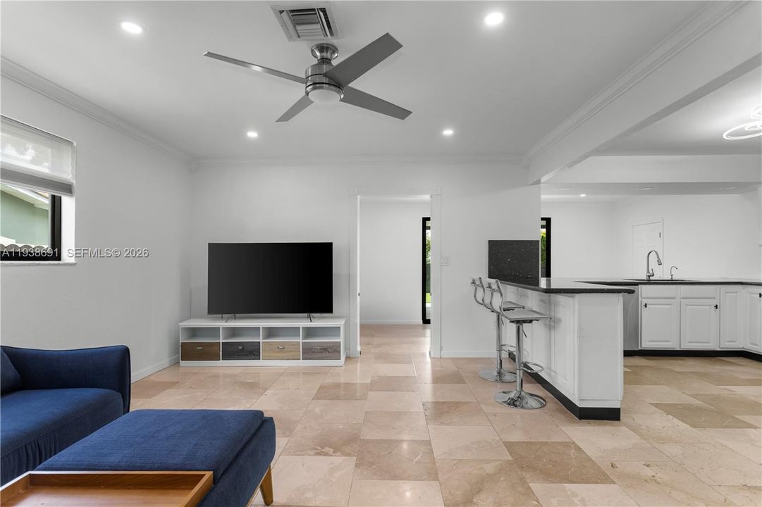 En Venta: $970,000 (4 camas, 3 baños, 2285 Pies cuadrados)