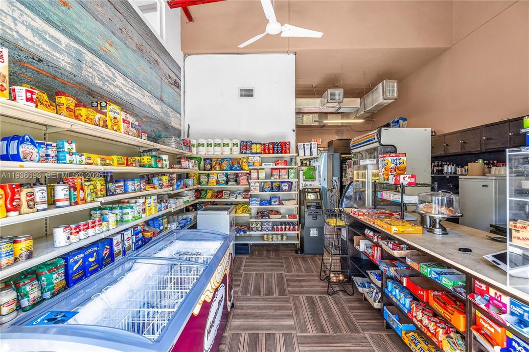 На продажу: $495,000 (2 спален, 2 ванн, 1089 Квадратных фут)