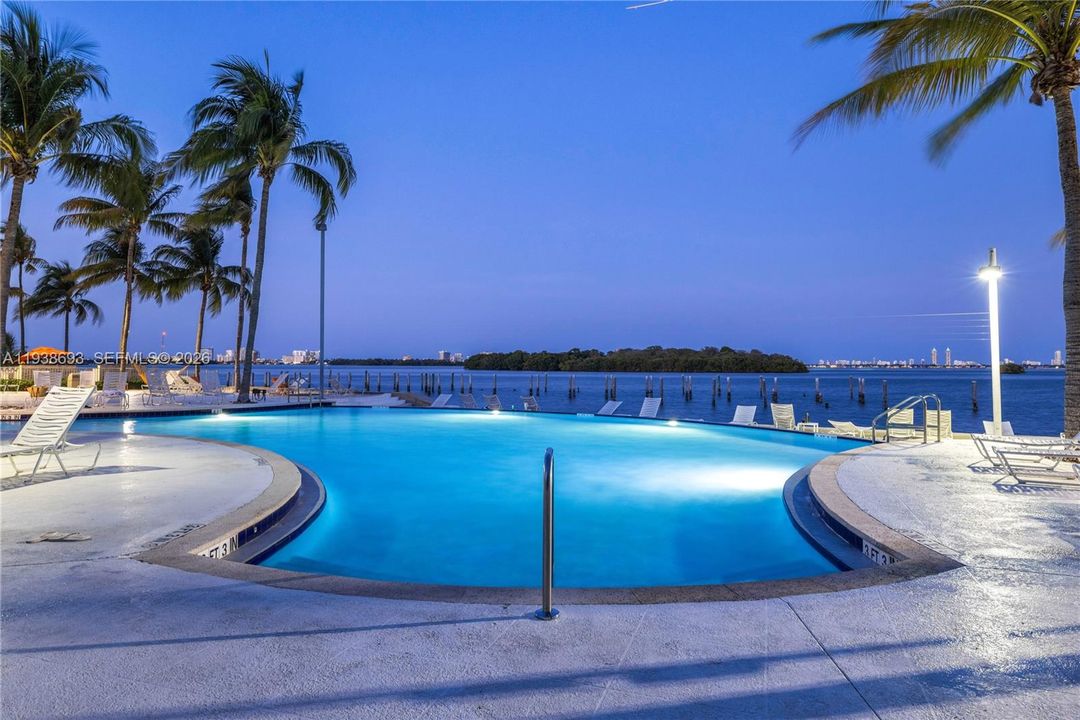 На продажу: $495,000 (2 спален, 2 ванн, 1089 Квадратных фут)