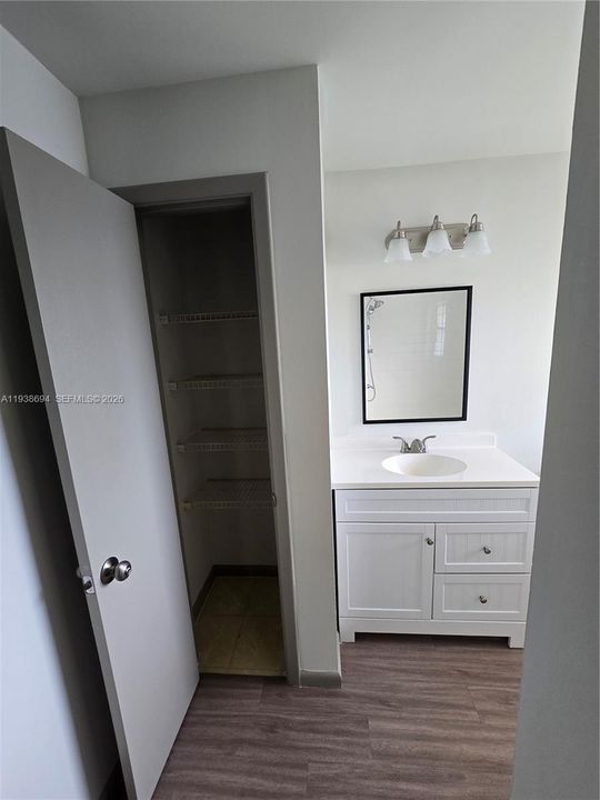 For Rent: $1,650 (1 beds, 1 baths, 840 Square Feet)