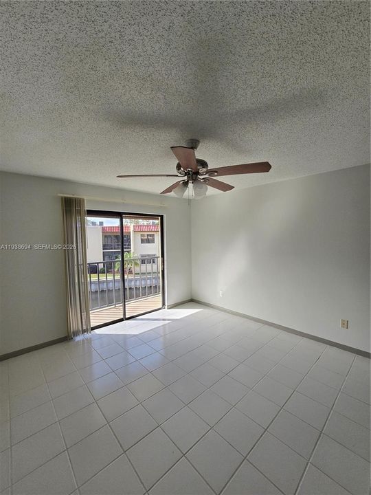 For Rent: $1,650 (1 beds, 1 baths, 840 Square Feet)