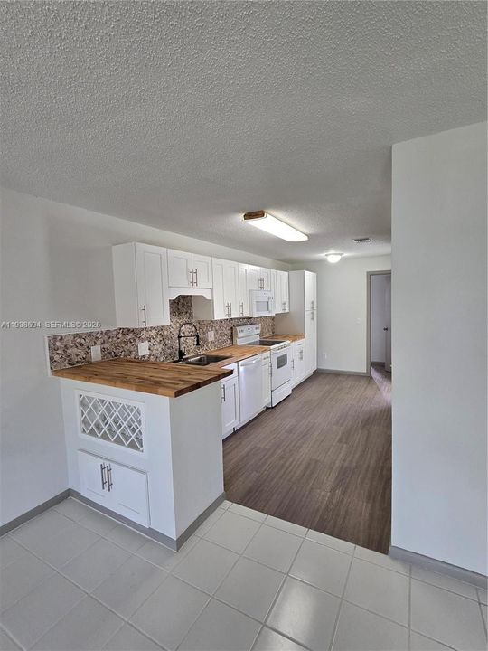 For Rent: $1,650 (1 beds, 1 baths, 840 Square Feet)