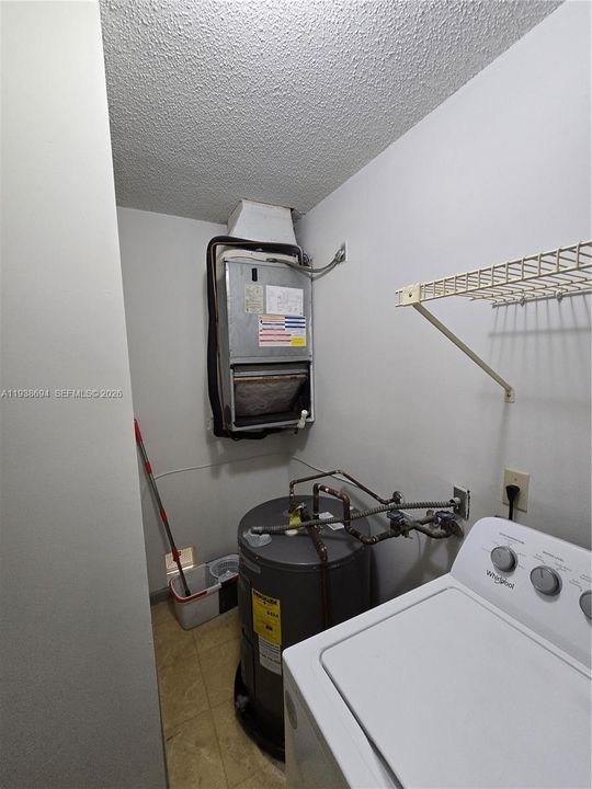For Rent: $1,650 (1 beds, 1 baths, 840 Square Feet)