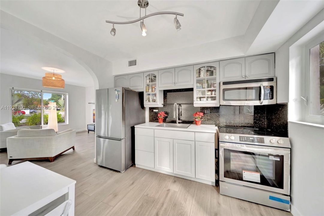 En Venta: $635,000 (2 camas, 1 baños, 832 Pies cuadrados)