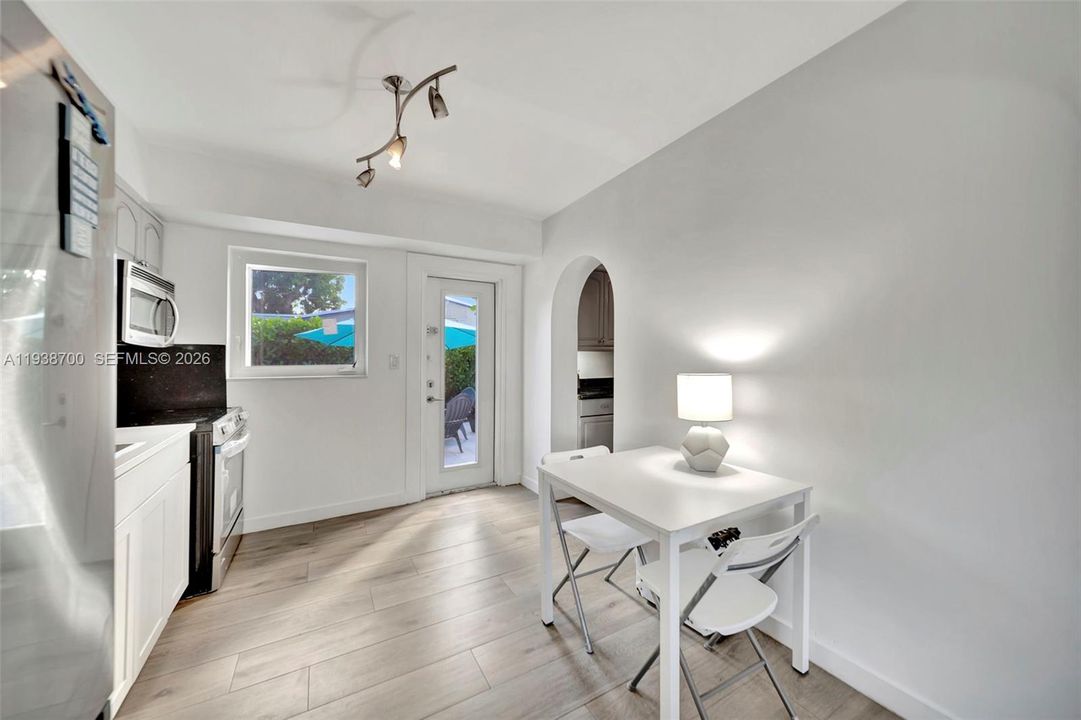 En Venta: $635,000 (2 camas, 1 baños, 832 Pies cuadrados)