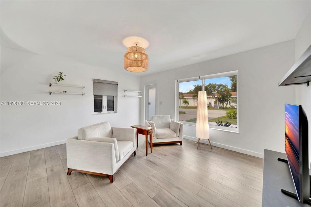 En Venta: $635,000 (2 camas, 1 baños, 832 Pies cuadrados)