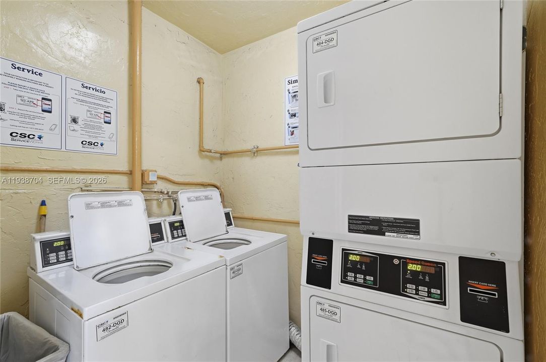 На продажу: $185,000 (2 спален, 2 ванн, 1376 Квадратных фут)