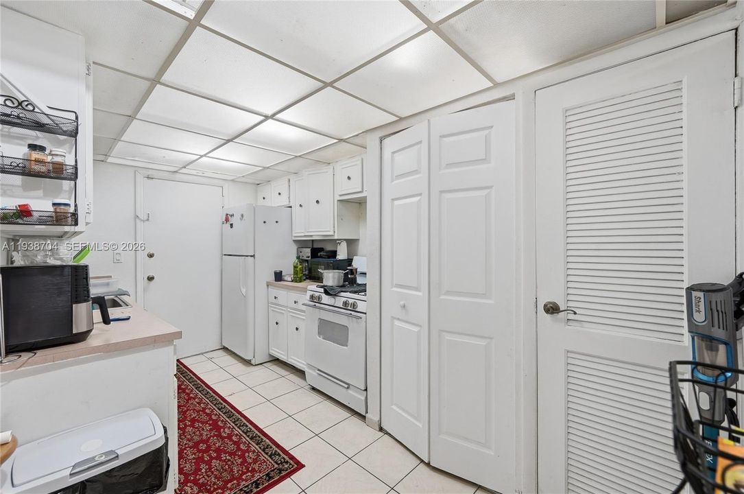 На продажу: $185,000 (2 спален, 2 ванн, 1376 Квадратных фут)