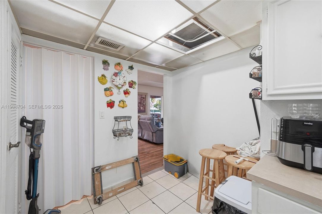 На продажу: $185,000 (2 спален, 2 ванн, 1376 Квадратных фут)