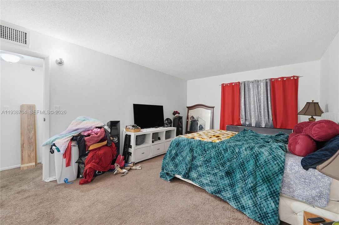 На продажу: $185,000 (2 спален, 2 ванн, 1376 Квадратных фут)