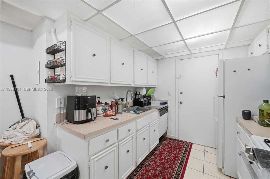 На продажу: $185,000 (2 спален, 2 ванн, 1376 Квадратных фут)