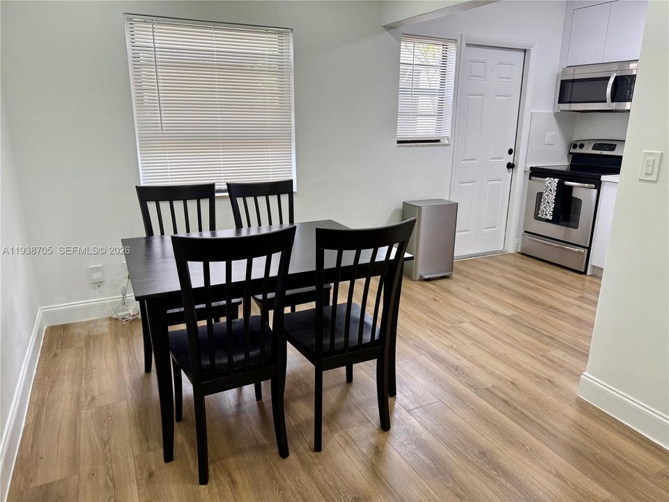 For Rent: $3,000 (2 beds, 1 baths, 1775 Square Feet)