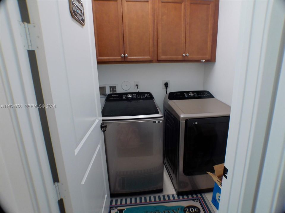 En Renta: $4,100 (3 camas, 2 baños, 2025 Pies cuadrados)