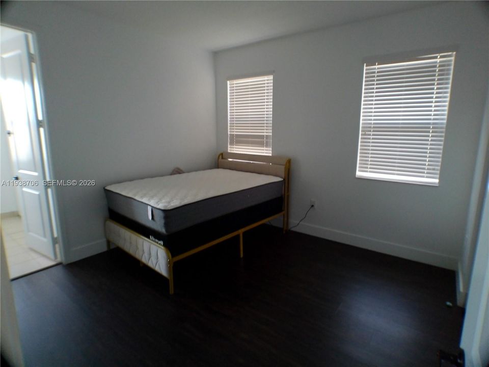 En Renta: $4,100 (3 camas, 2 baños, 2025 Pies cuadrados)