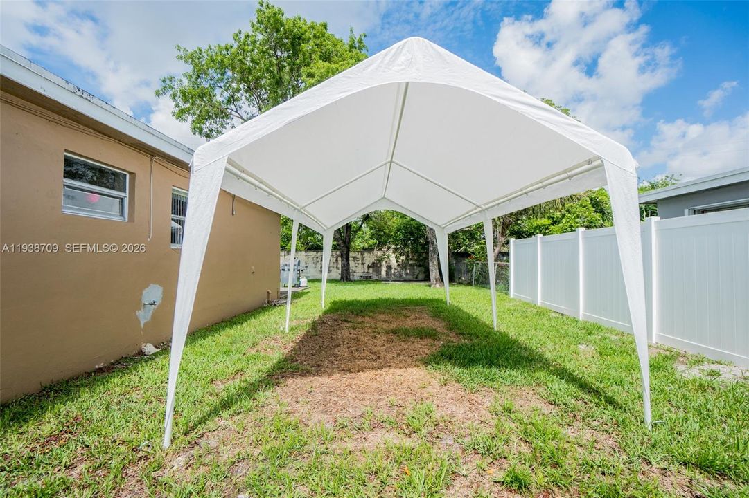 For Sale: $450,000 (3 beds, 2 baths, 1258 Square Feet)