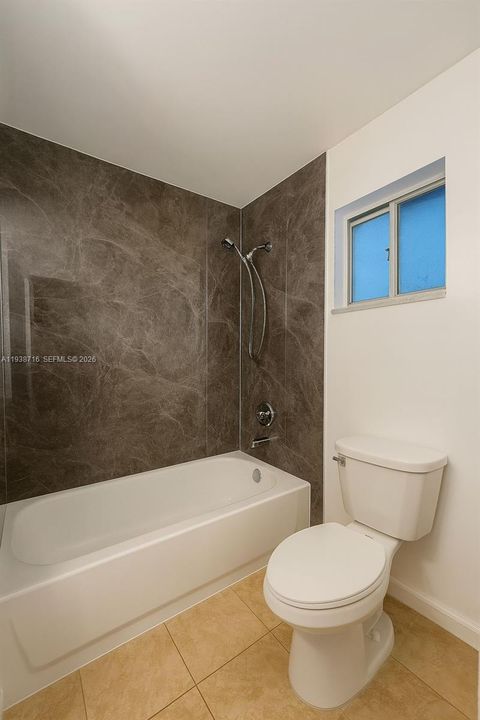 待售: $290,000 (2 贝兹, 2 浴室, 965 平方英尺)