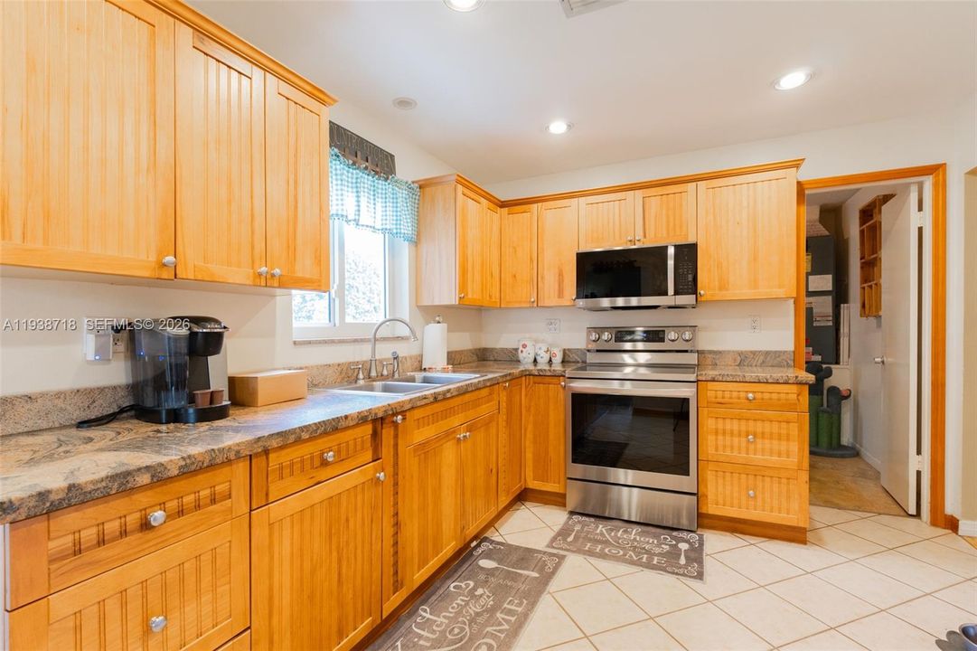 待售: $555,000 (3 贝兹, 2 浴室, 1418 平方英尺)