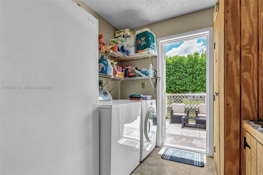 待售: $555,000 (3 贝兹, 2 浴室, 1418 平方英尺)