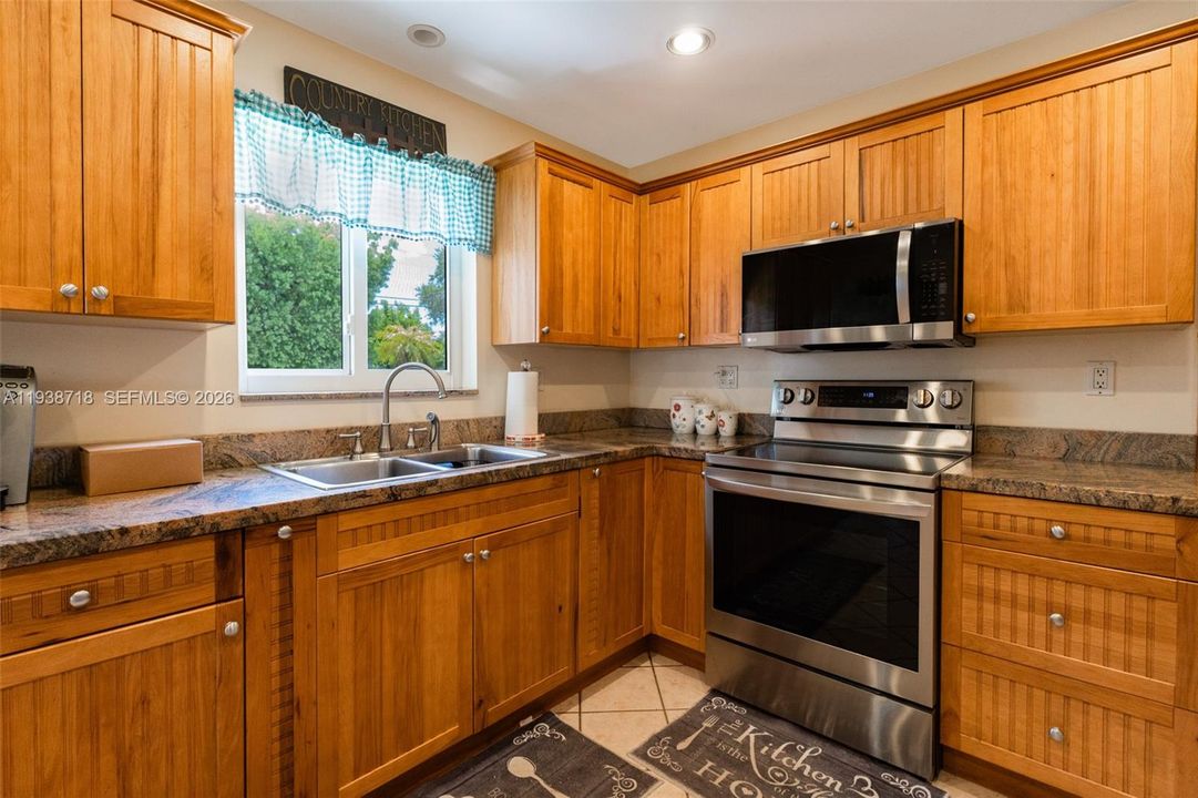 待售: $555,000 (3 贝兹, 2 浴室, 1418 平方英尺)