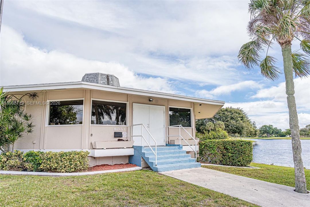 出租: $4,400 (4 贝兹, 3 浴室, 1794 平方英尺)