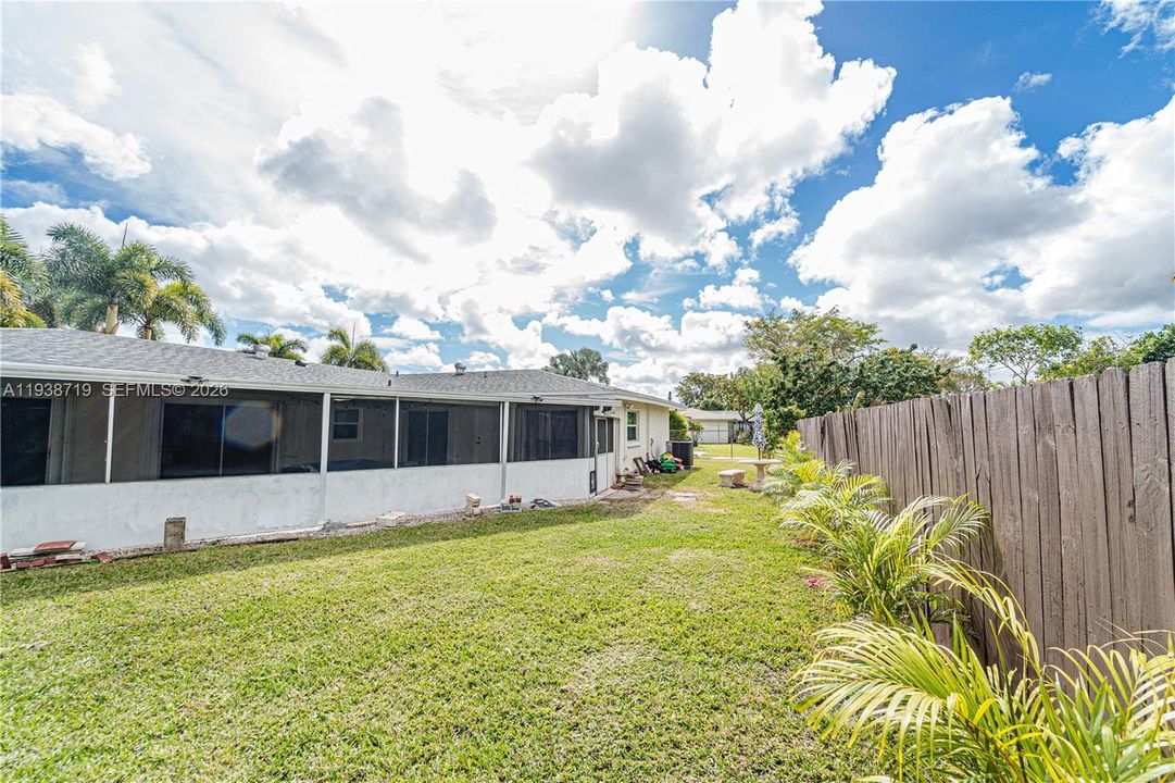 出租: $4,400 (4 贝兹, 3 浴室, 1794 平方英尺)