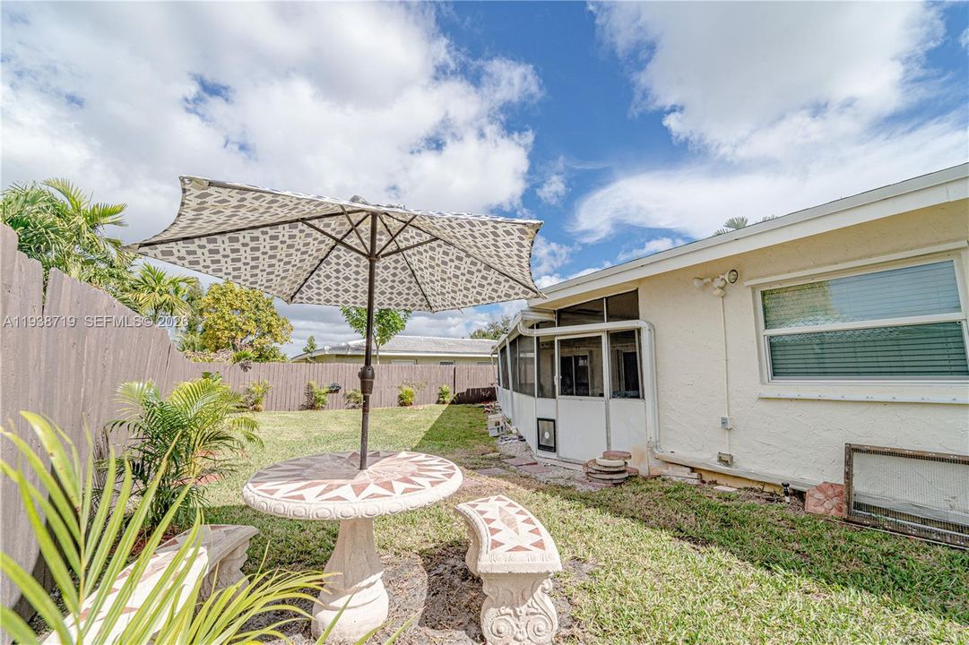 出租: $4,400 (4 贝兹, 3 浴室, 1794 平方英尺)