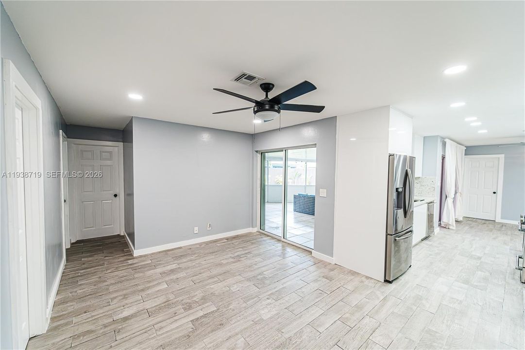 出租: $4,400 (4 贝兹, 3 浴室, 1794 平方英尺)