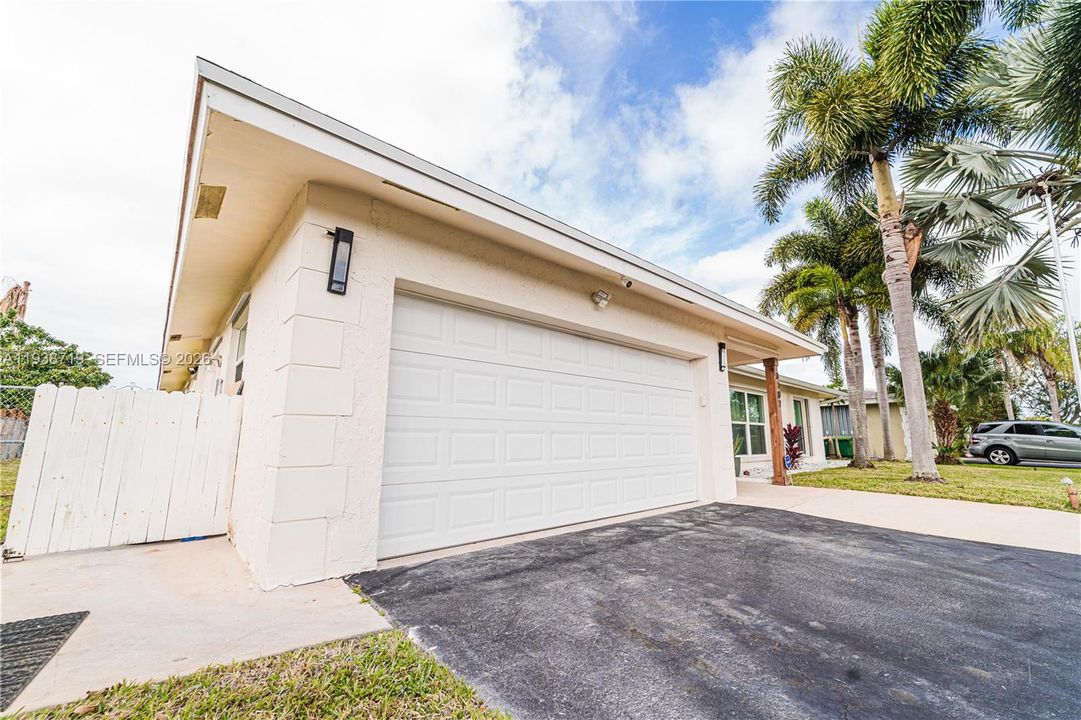 出租: $4,400 (4 贝兹, 3 浴室, 1794 平方英尺)