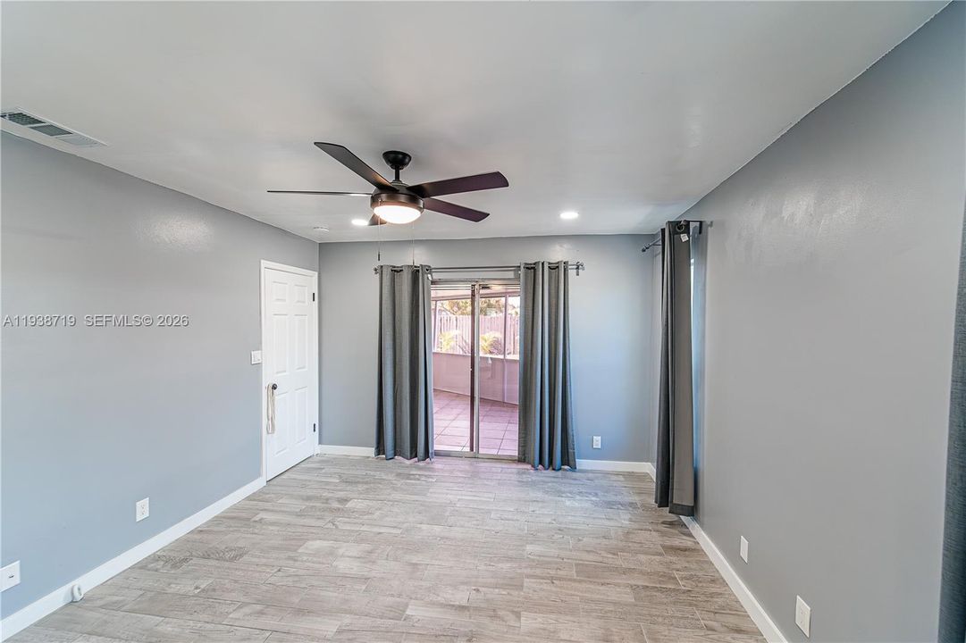 出租: $4,400 (4 贝兹, 3 浴室, 1794 平方英尺)