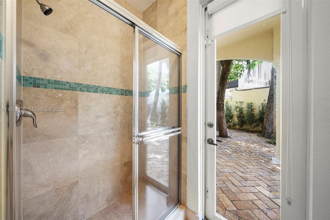 For Sale: $3,100,000 (5 beds, 4 baths, 3439 Square Feet)