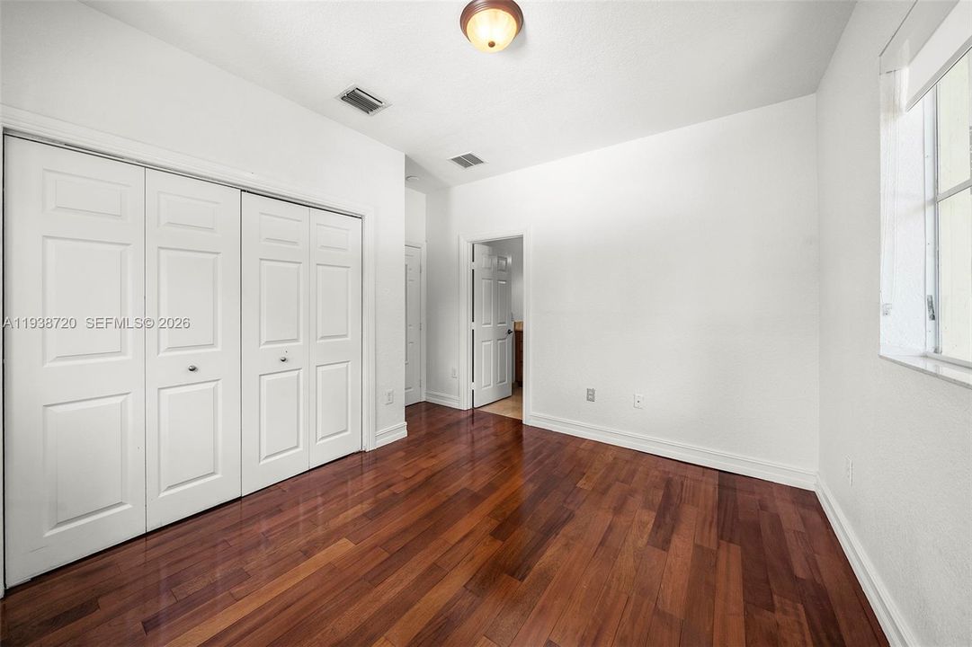 For Sale: $3,100,000 (5 beds, 4 baths, 3439 Square Feet)