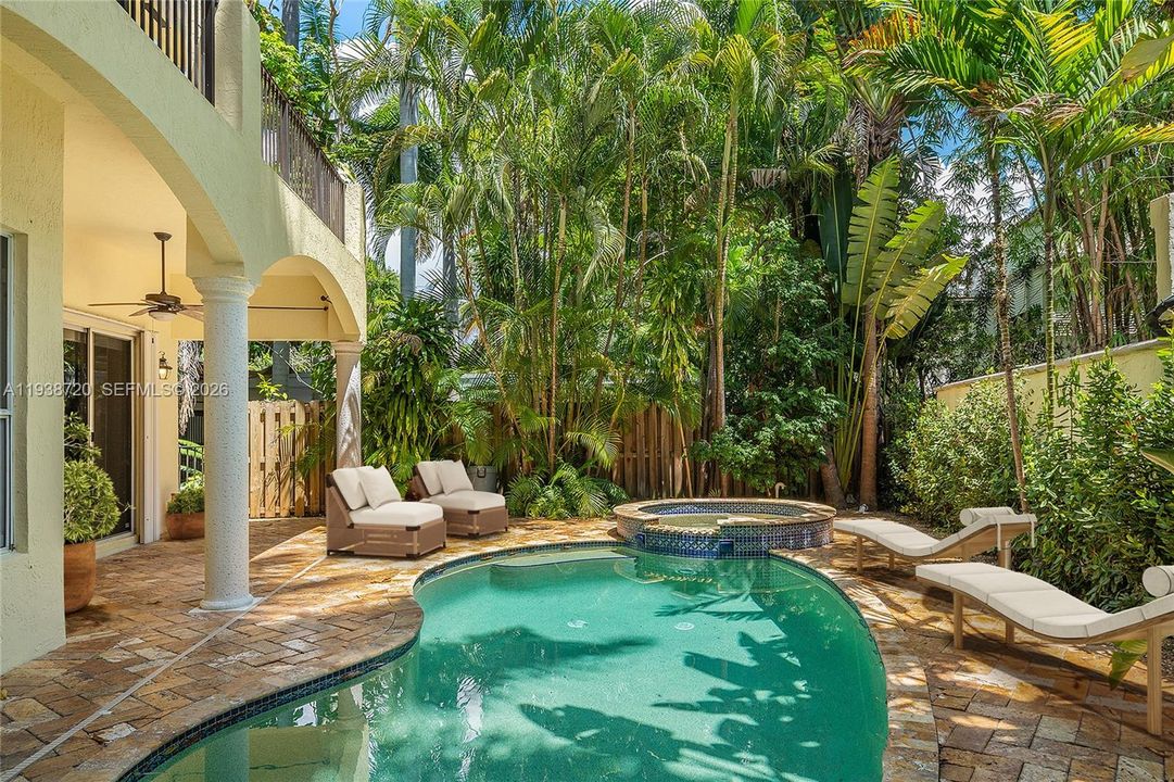 For Sale: $3,100,000 (5 beds, 4 baths, 3439 Square Feet)