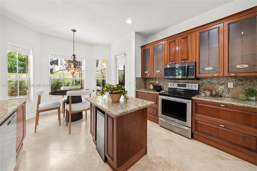 For Sale: $3,100,000 (5 beds, 4 baths, 3439 Square Feet)