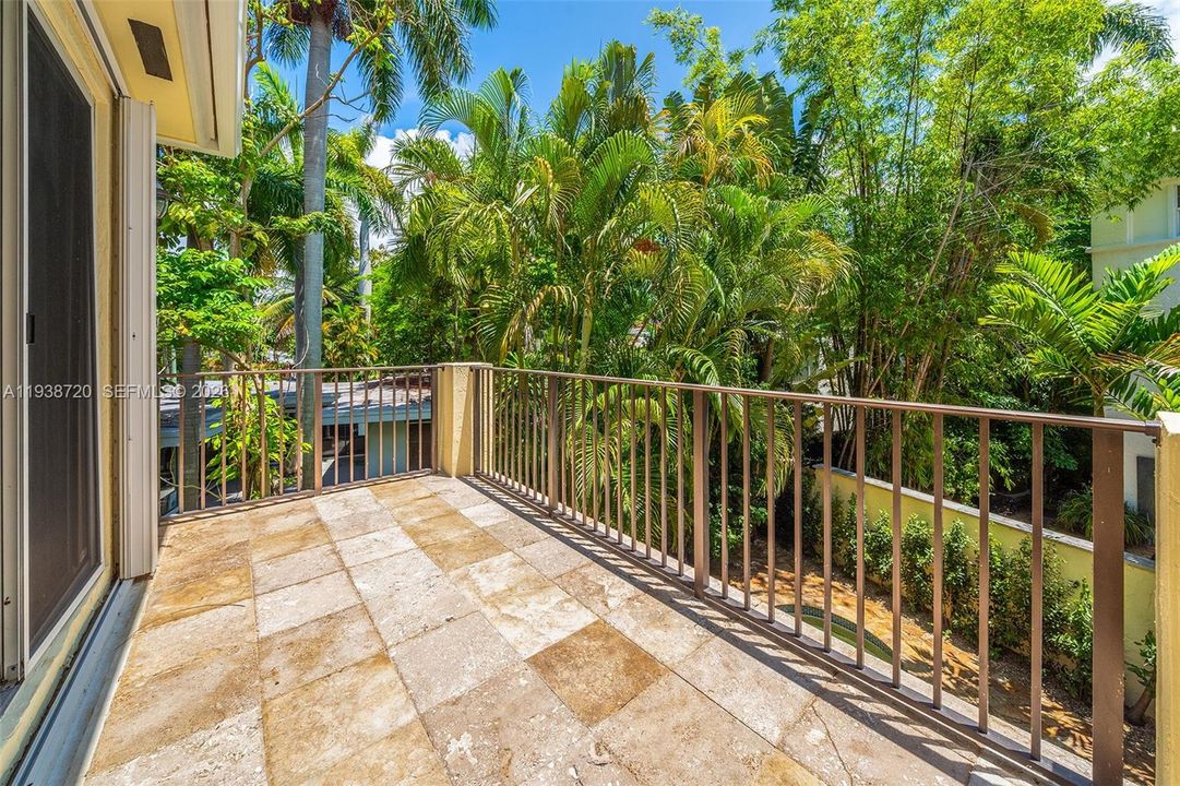 For Sale: $3,100,000 (5 beds, 4 baths, 3439 Square Feet)