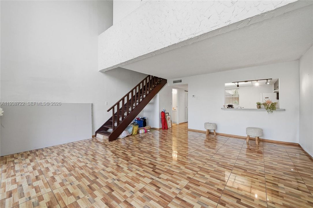 Activo con contrato: $135,000 (1 camas, 1 baños, 982 Pies cuadrados)