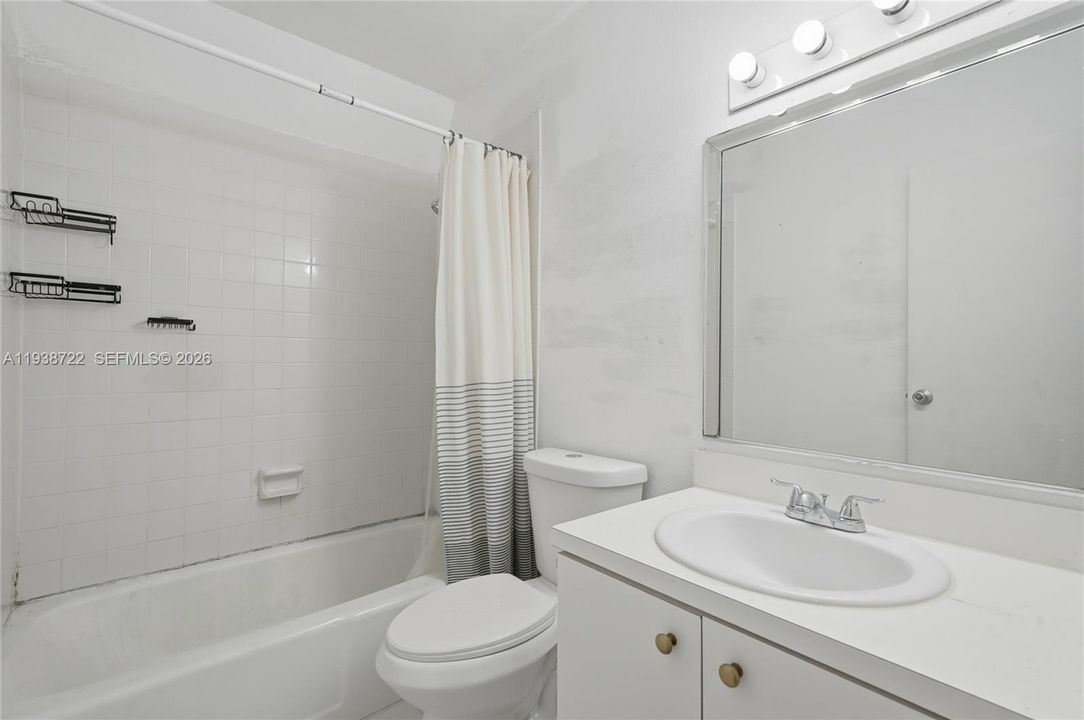 Activo con contrato: $135,000 (1 camas, 1 baños, 982 Pies cuadrados)