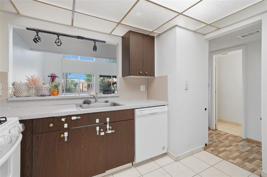 Activo con contrato: $135,000 (1 camas, 1 baños, 982 Pies cuadrados)