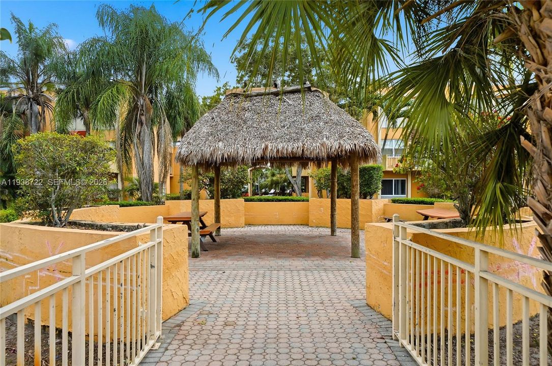 Activo con contrato: $135,000 (1 camas, 1 baños, 982 Pies cuadrados)