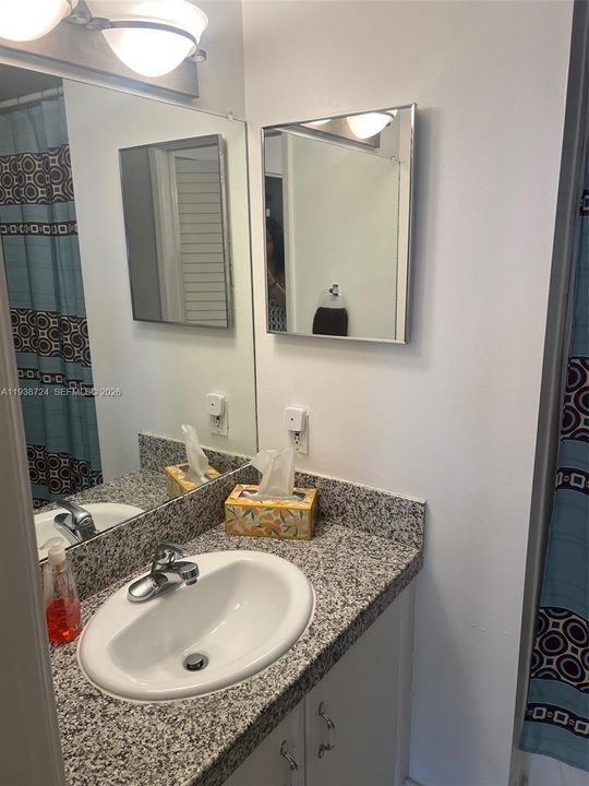 待售: $400,000 (2 贝兹, 2 浴室, 1180 平方英尺)