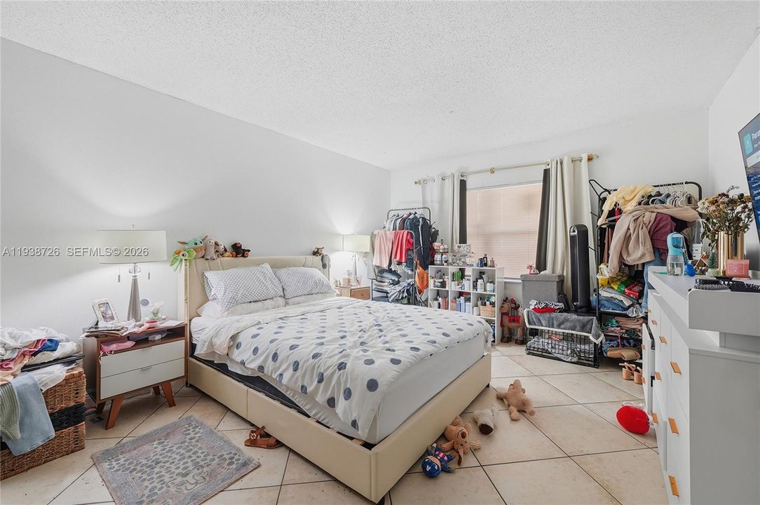 На продажу: $185,000 (2 спален, 2 ванн, 1458 Квадратных фут)