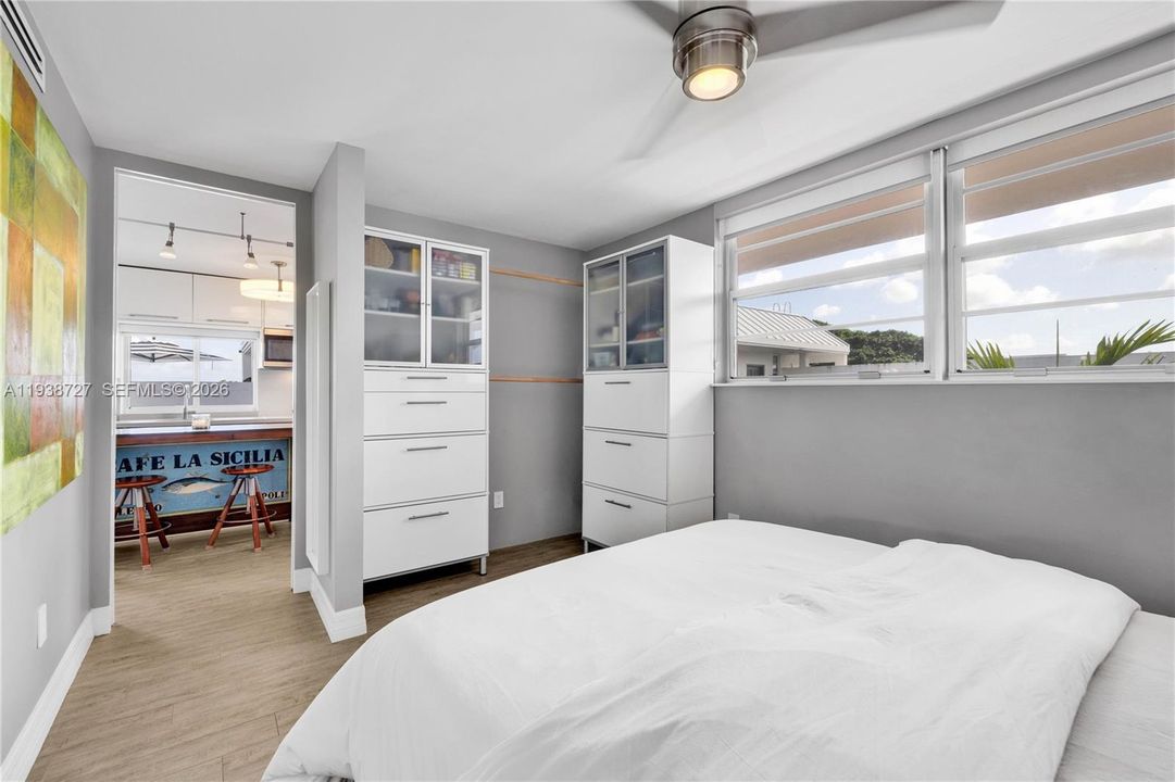 For Sale: $995,000 (4 beds, 4 baths, 2147 Square Feet)