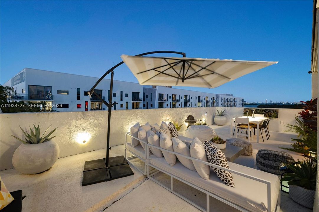 For Sale: $995,000 (4 beds, 4 baths, 2147 Square Feet)