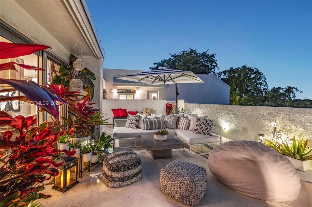 For Sale: $995,000 (4 beds, 4 baths, 2147 Square Feet)