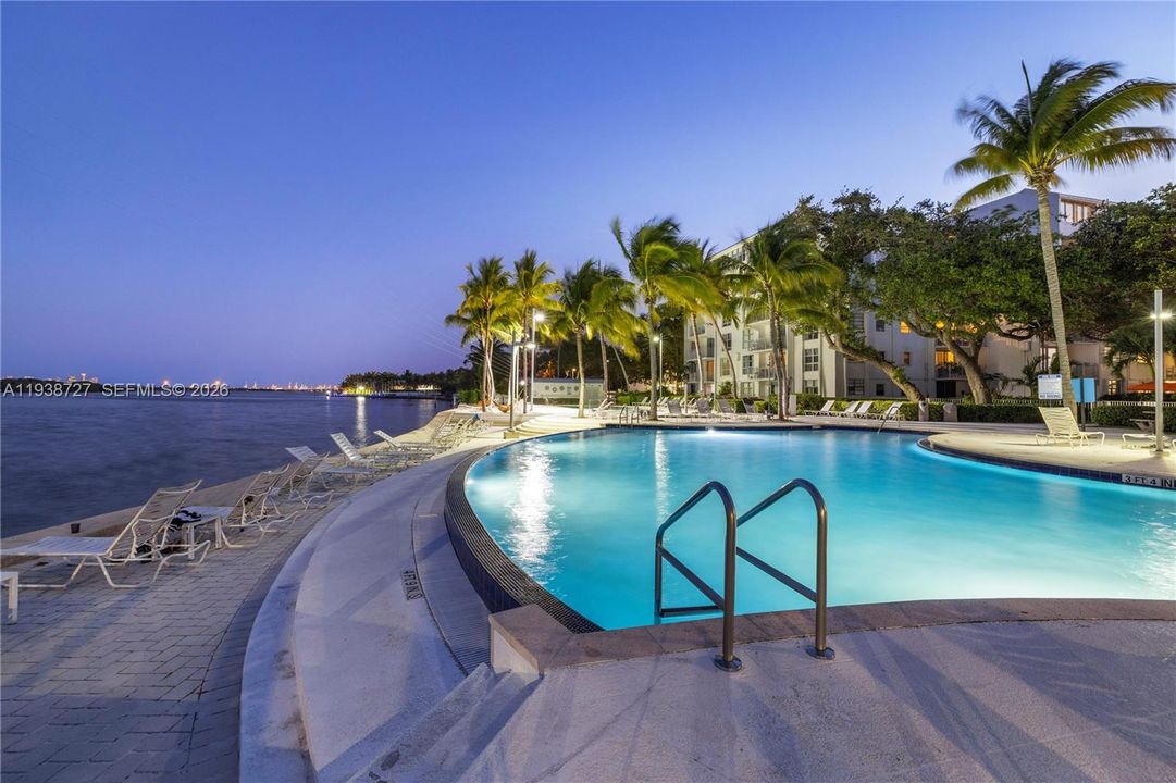 For Sale: $995,000 (4 beds, 4 baths, 2147 Square Feet)