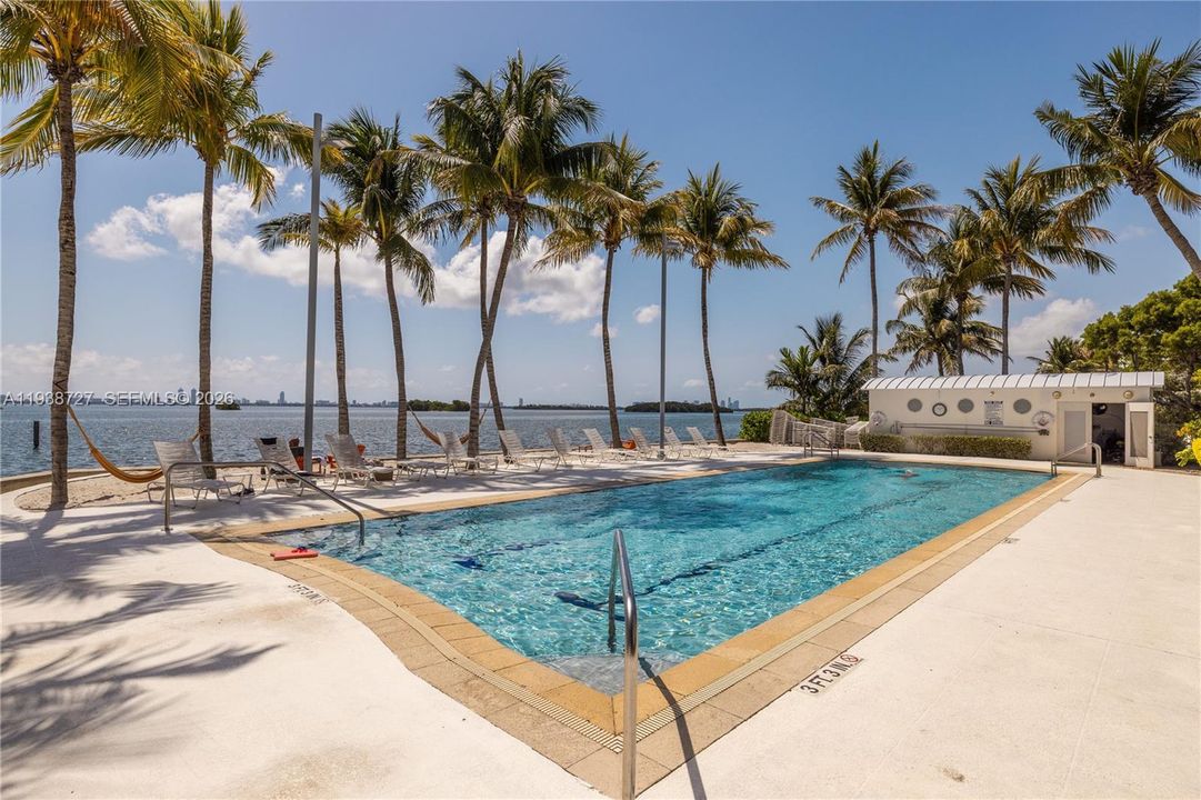 For Sale: $995,000 (4 beds, 4 baths, 2147 Square Feet)