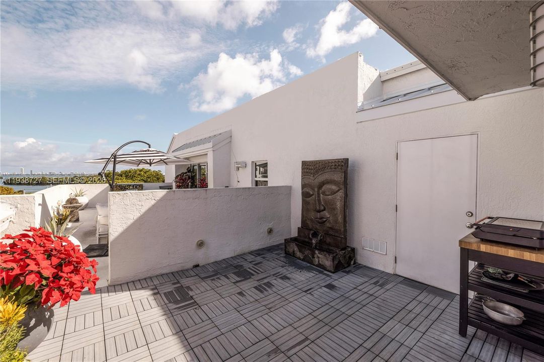 For Sale: $995,000 (4 beds, 4 baths, 2147 Square Feet)